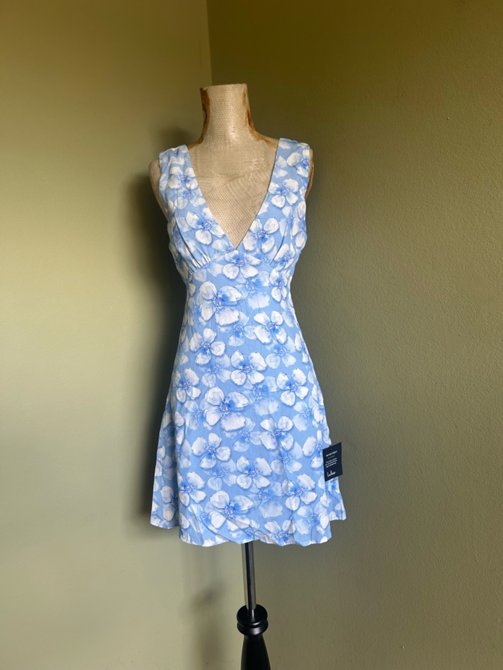 NWT Lulu's Light Blue & White Floral V-Neck Mini Dress